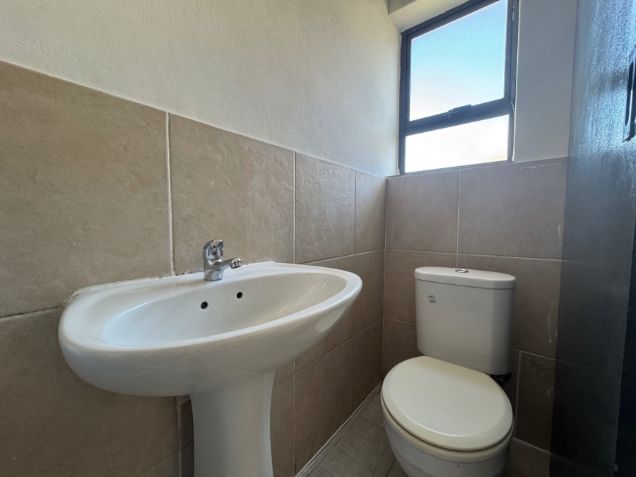 4 Bedroom Property for Sale in Black River Western Cape